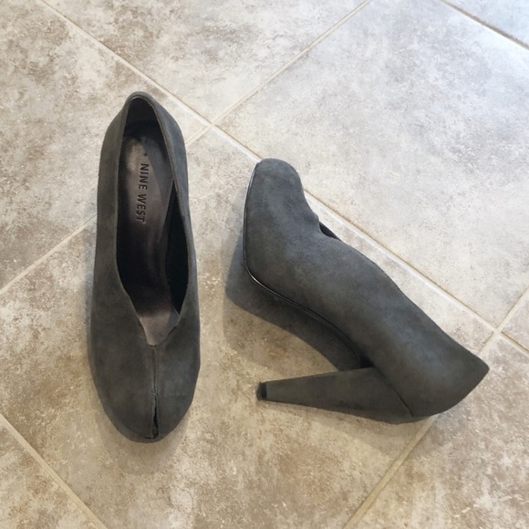 Nine West suede leather gray ankle booties… - Picture 4 of 12